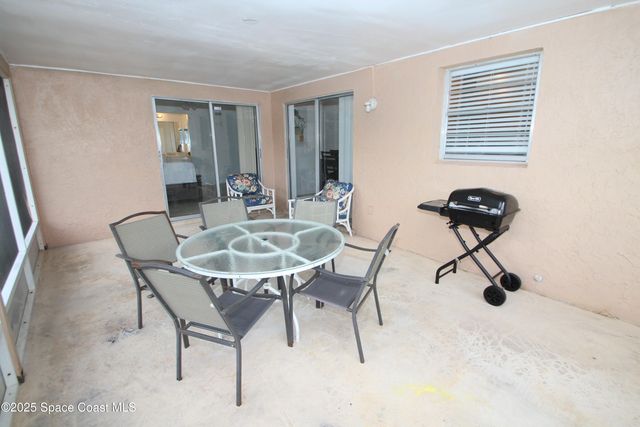 1040 Hosbine Street SE, Palm Bay, FL 32909