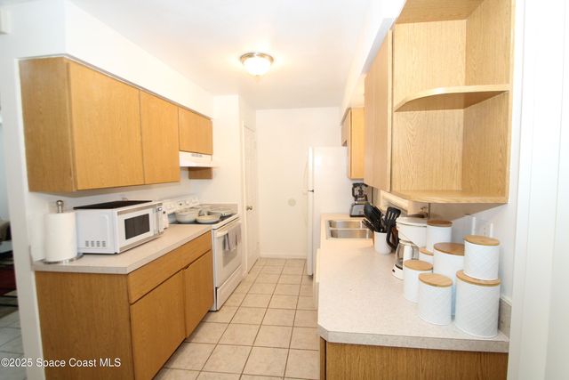 1040 Hosbine Street SE, Palm Bay, FL 32909