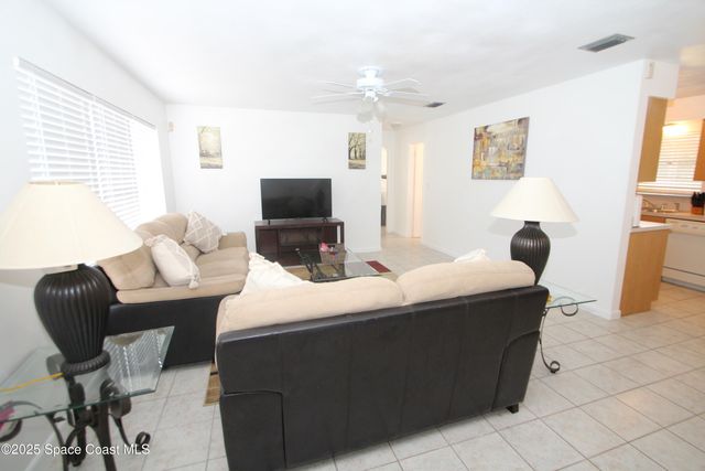 1040 Hosbine Street SE, Palm Bay, FL 32909