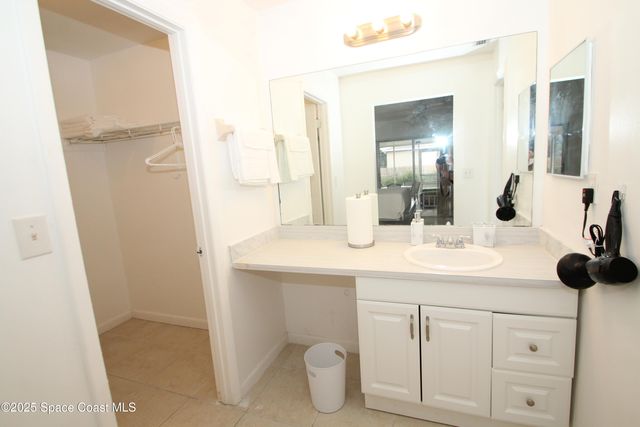 1040 Hosbine Street SE, Palm Bay, FL 32909