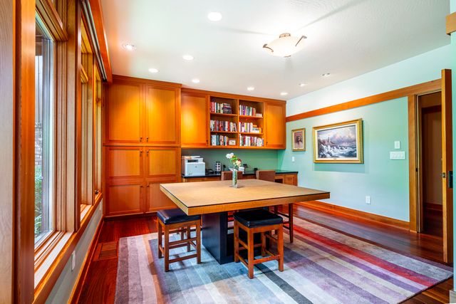 99 Granite Street, Ashland, OR 97520