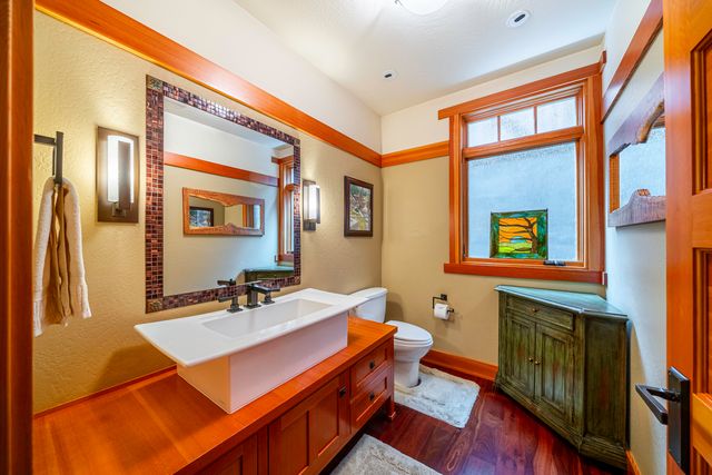 99 Granite Street, Ashland, OR 97520