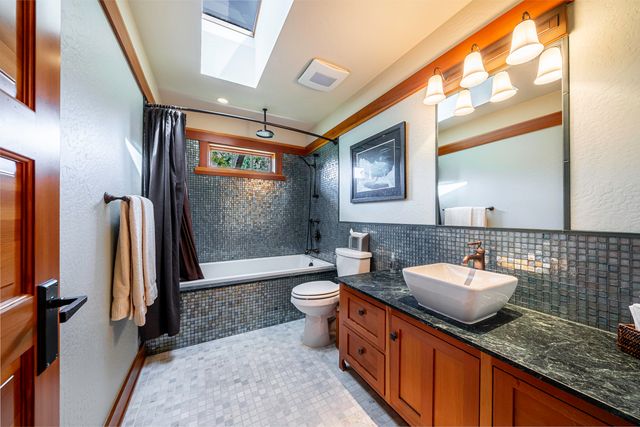 99 Granite Street, Ashland, OR 97520