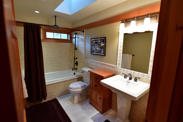 99 Granite Street, Ashland, OR 97520