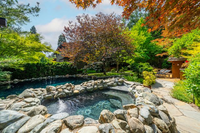 99 Granite Street, Ashland, OR 97520