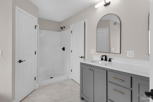 7957 Twin Lake Dr, Milton, FL 32583