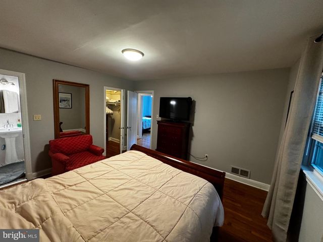 4915 36TH ST N, Arlington, VA 22207