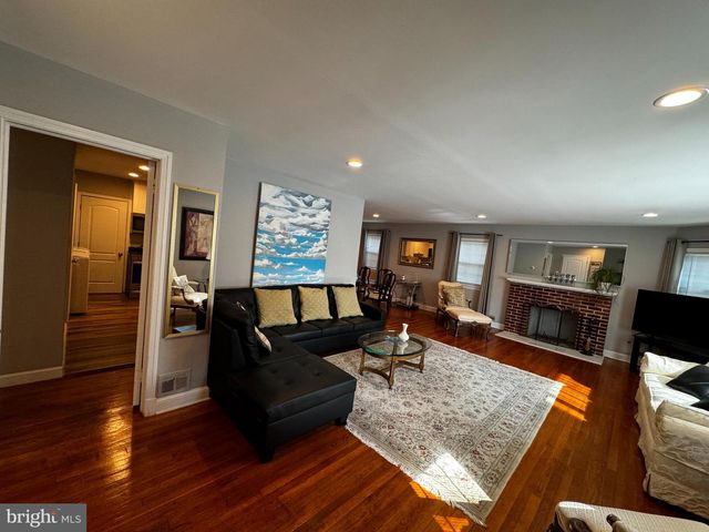 4915 36TH ST N, Arlington, VA 22207