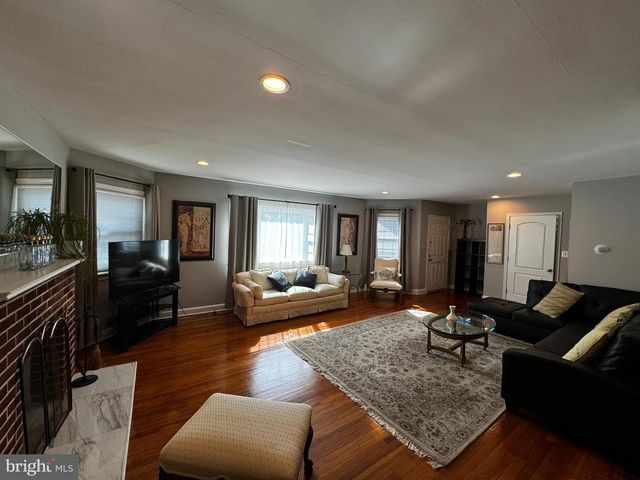 4915 36TH ST N, Arlington, VA 22207