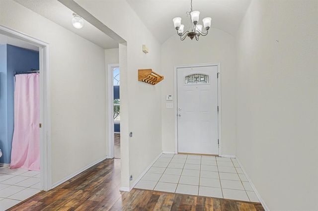 704 Tioga Circle, Norman, OK 73071