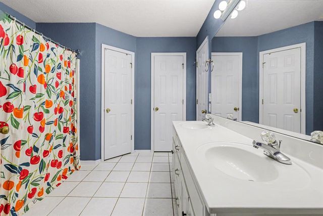 704 Tioga Circle, Norman, OK 73071