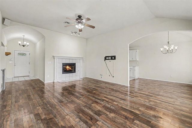 704 Tioga Circle, Norman, OK 73071