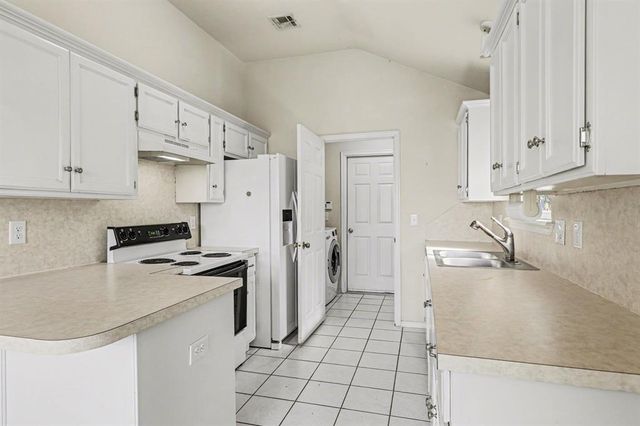 704 Tioga Circle, Norman, OK 73071