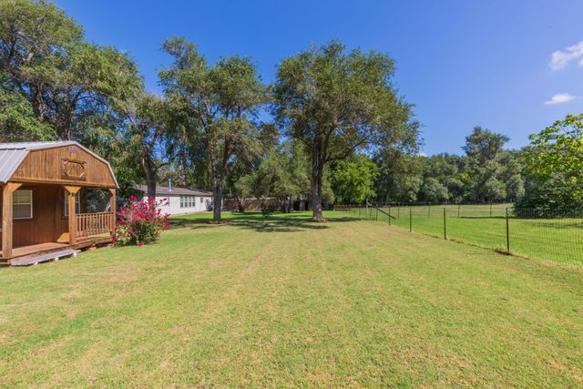 209 E 12th Street, Wheeler, TX 79096