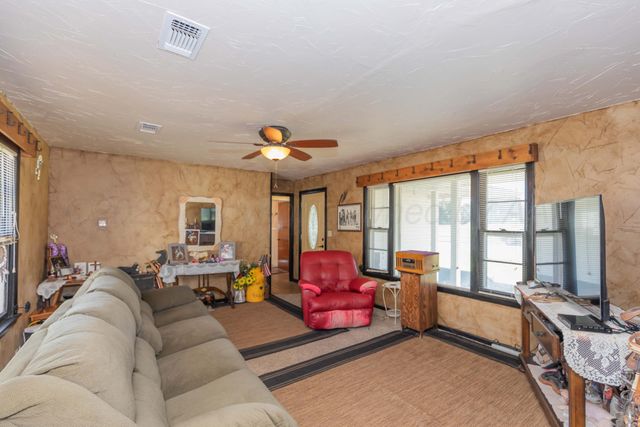 209 E 12th Street, Wheeler, TX 79096