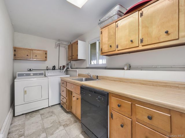 22 N Lorna Lane, Airmont, NY 10952