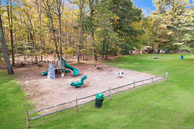 22 N Lorna Lane, Airmont, NY 10952