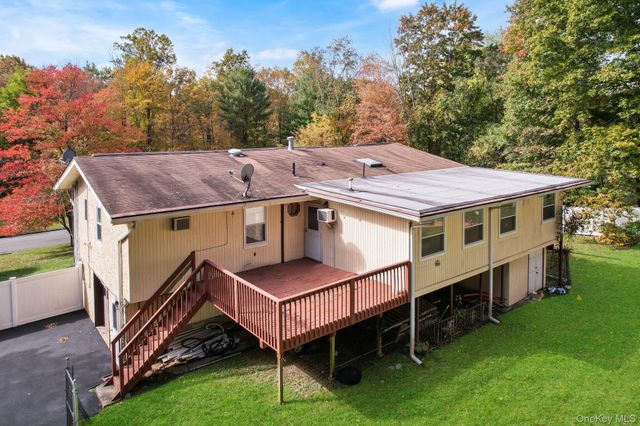 22 N Lorna Lane, Airmont, NY 10952