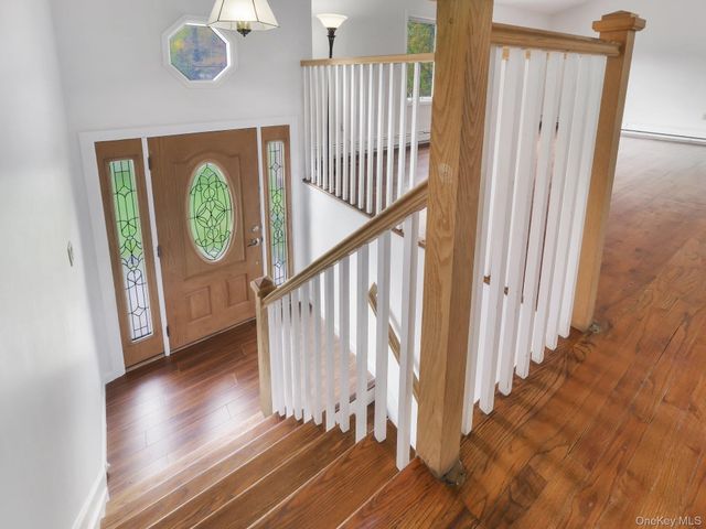 22 N Lorna Lane, Airmont, NY 10952