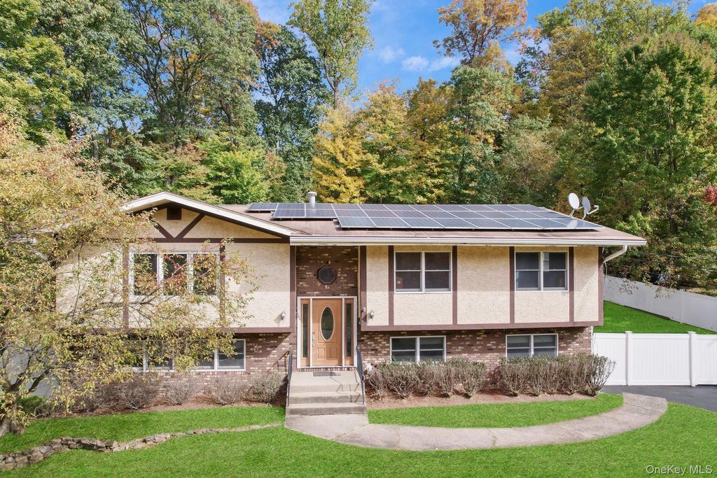 22 N Lorna Lane, Airmont, NY 10952 — exterior