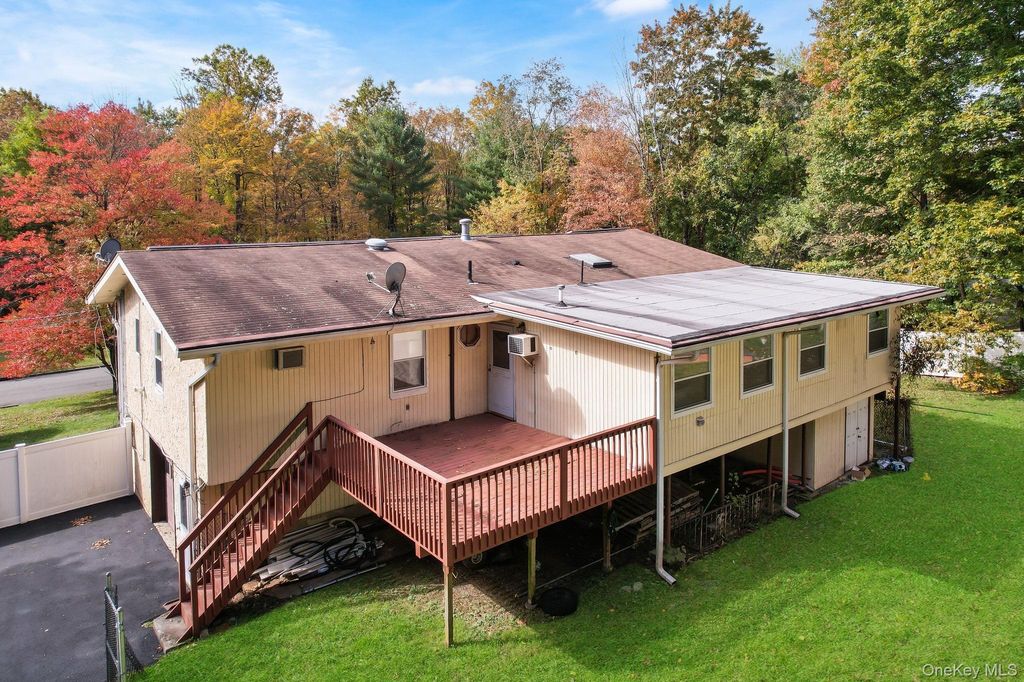22 N Lorna Lane, Airmont, NY 10952 — photo 3