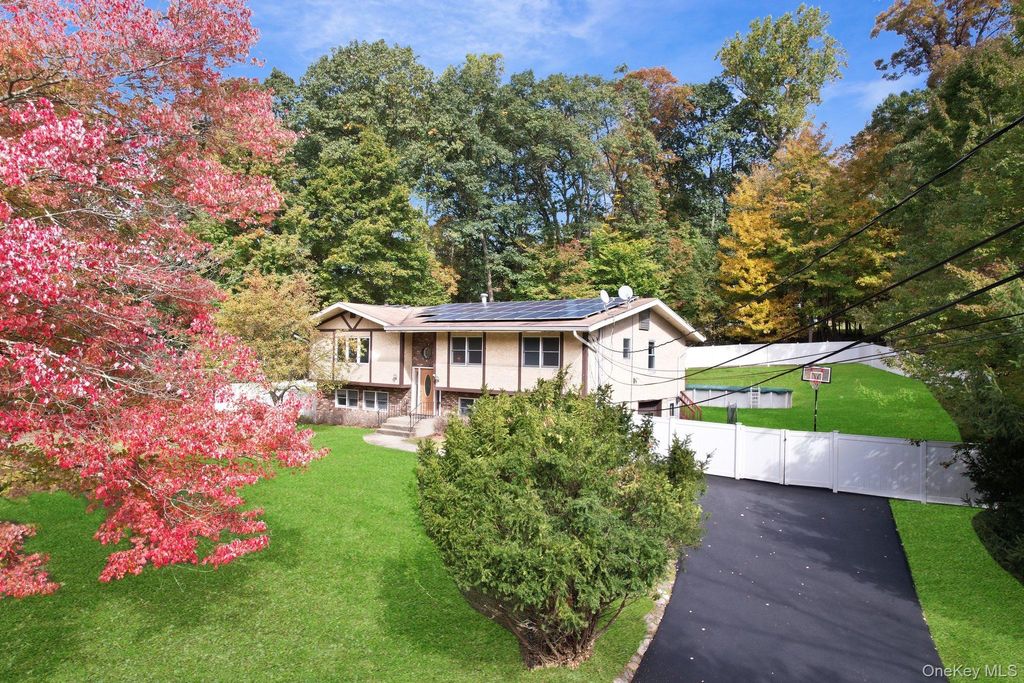 22 N Lorna Lane, Airmont, NY 10952 — photo 4