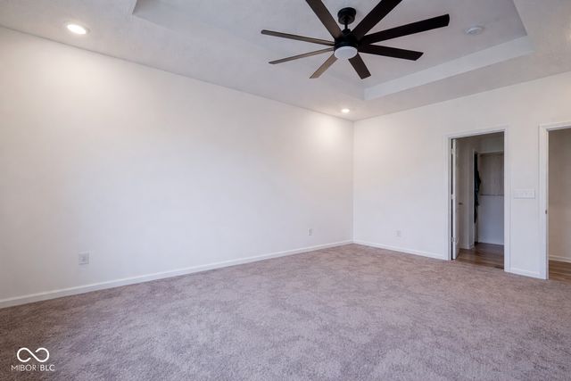 6608 W Shoreline Court, Greenfield, IN 46140