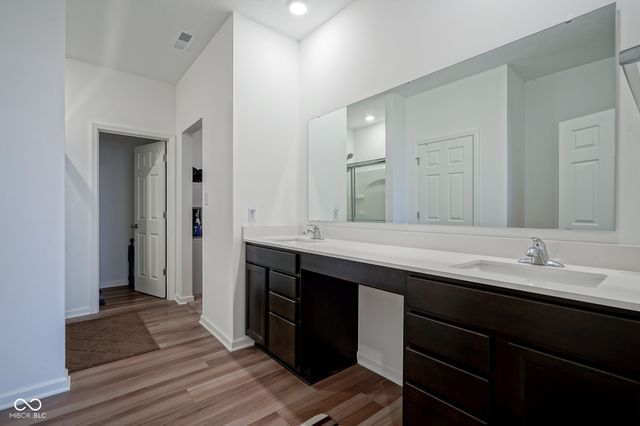 6608 W Shoreline Court, Greenfield, IN 46140