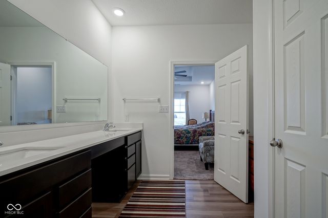 6608 W Shoreline Court, Greenfield, IN 46140