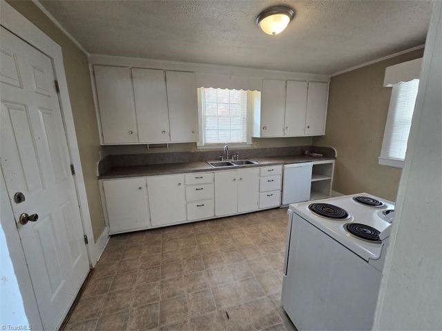 309 Taylor Street, Mount Airy, NC 27030