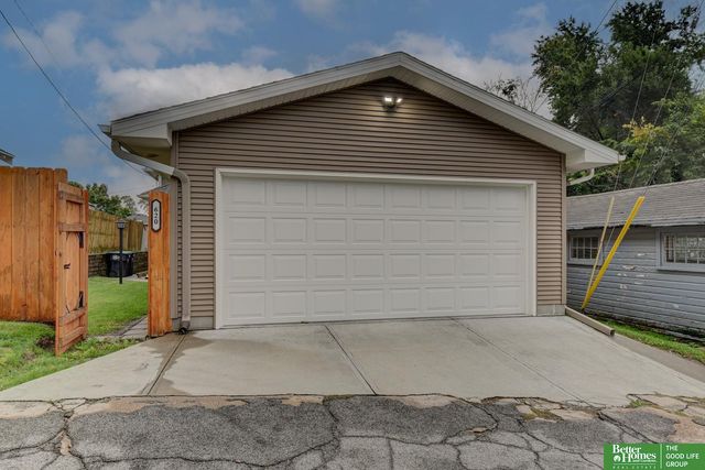 620 N 34 Street, Omaha, NE 68131
