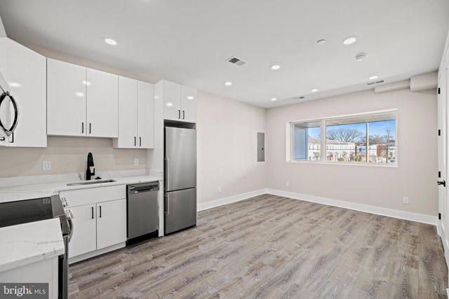 824 18th St NE Unit 202, Washington, DC 20002