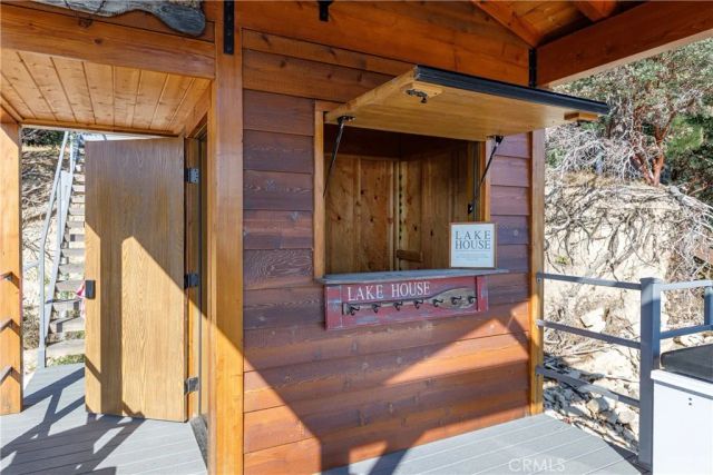 929 Lucerne Lane, Lake Arrowhead, CA 92352