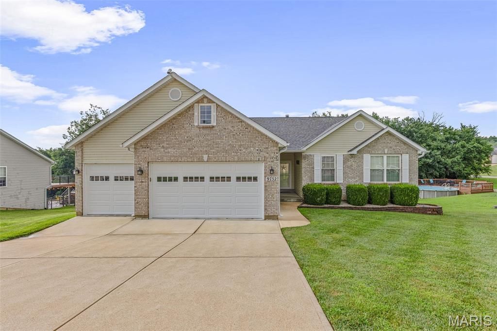 9752 Round Table Court, Hillsboro, MO 63050
