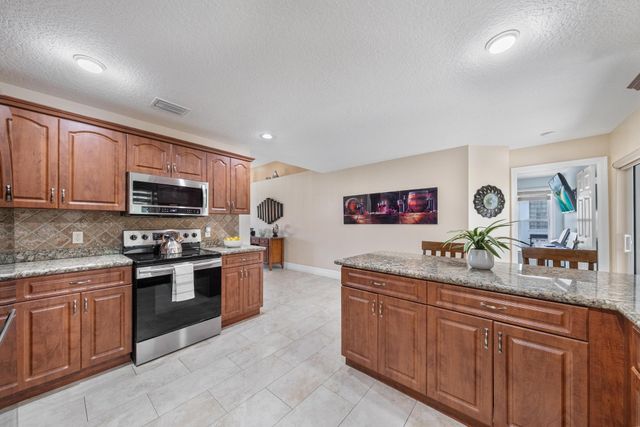 1128 Hatteras Circle, Greenacres, FL 33413