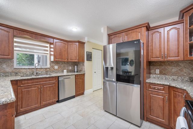 1128 Hatteras Circle, Greenacres, FL 33413