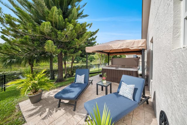 1128 Hatteras Circle, Greenacres, FL 33413