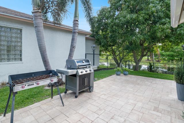 1128 Hatteras Circle, Greenacres, FL 33413
