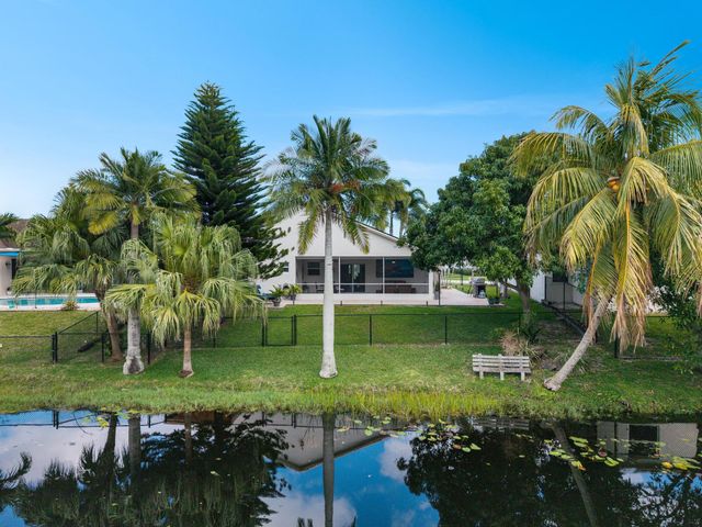 1128 Hatteras Circle, Greenacres, FL 33413