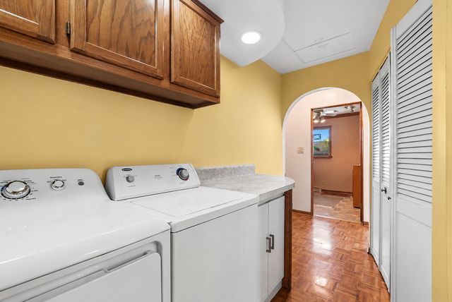 7821 W 73rd Place, Bridgeview, IL 60455