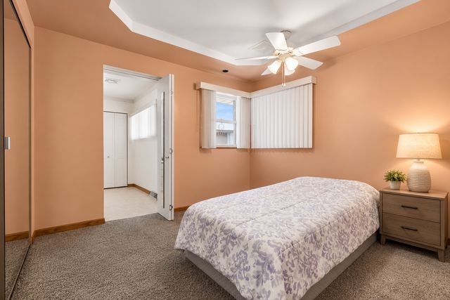 7821 W 73rd Place, Bridgeview, IL 60455
