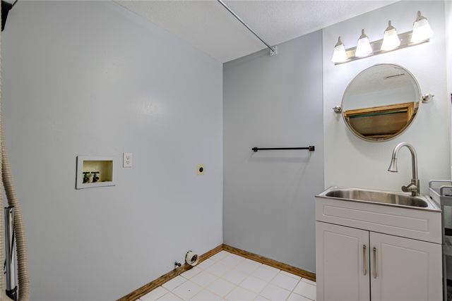 234 E Bundy Avenue, Des Moines, IA 50315