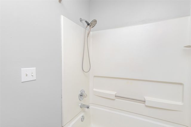 234 E Bundy Avenue, Des Moines, IA 50315
