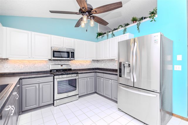 234 E Bundy Avenue, Des Moines, IA 50315