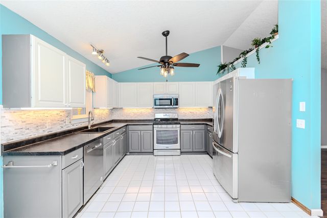 234 E Bundy Avenue, Des Moines, IA 50315