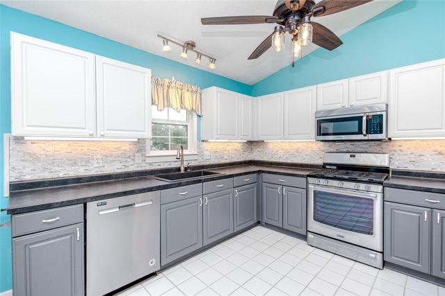 234 E Bundy Avenue, Des Moines, IA 50315