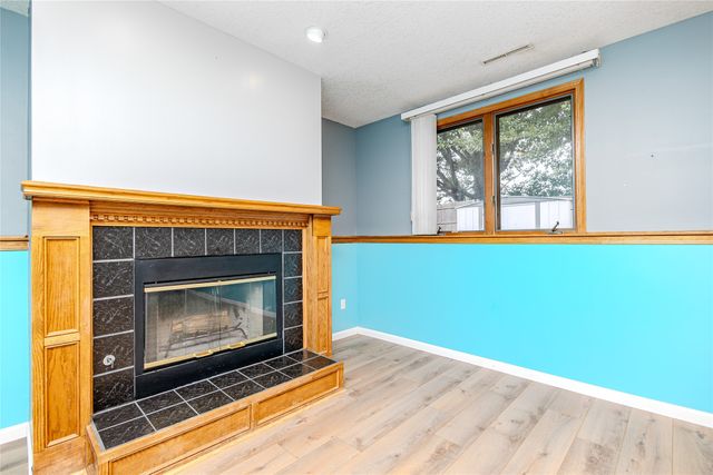 234 E Bundy Avenue, Des Moines, IA 50315