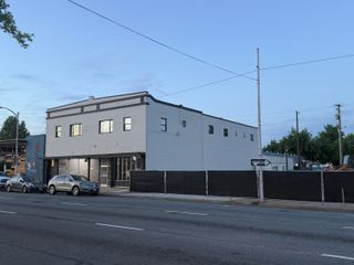 1261 Market Street, Redding, CA 96001