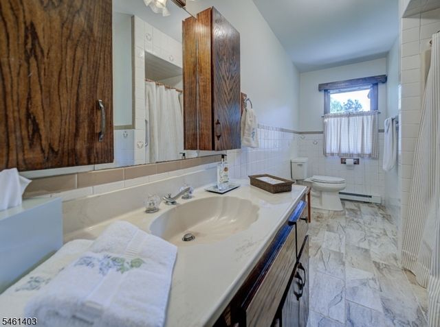26 Fitzer Rd, Kingwood Twp., NJ 08825
