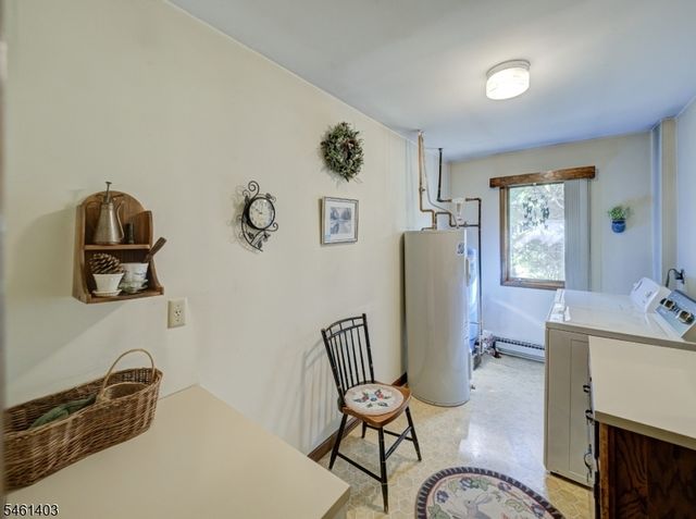 26 Fitzer Rd, Kingwood Twp., NJ 08825